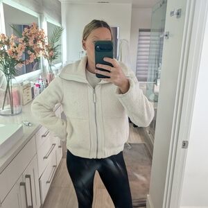 Banana Republic Sherpa Jacket Size Medium Ivory Color